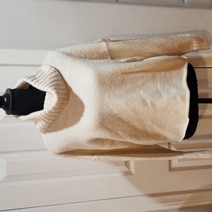 NWT Kendall & Kylie Cowell neck Ivory sweater  Sz medium